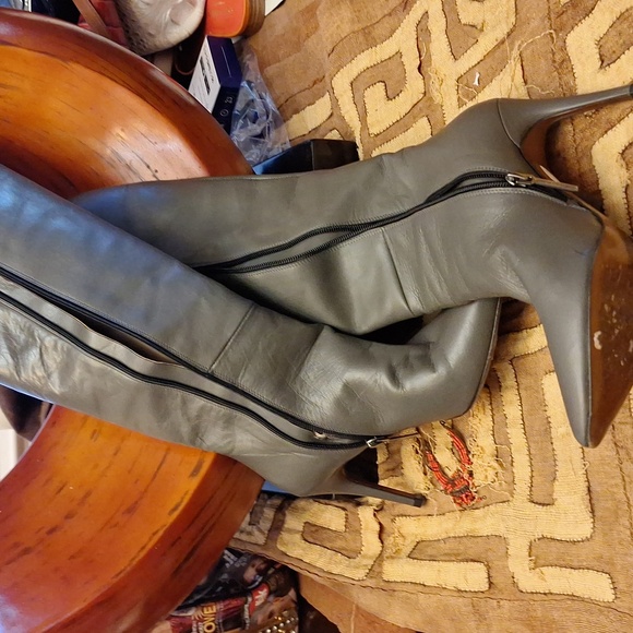 Rafella ladies tall boots, size 8 real mink - Picture 4 of 4